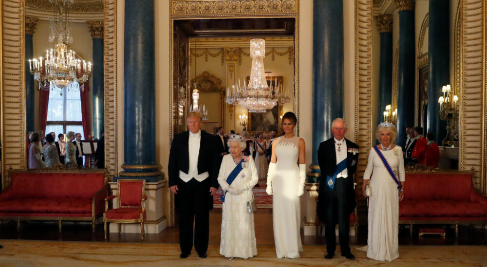 Imagini spectaculoase de la dineul oferit de Regină în cinstea lui Trump. GALERIE FOTO - Imaginea 17