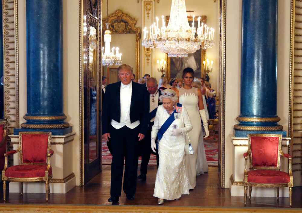 Imagini spectaculoase de la dineul oferit de Regină în cinstea lui Trump. GALERIE FOTO - Imaginea 16
