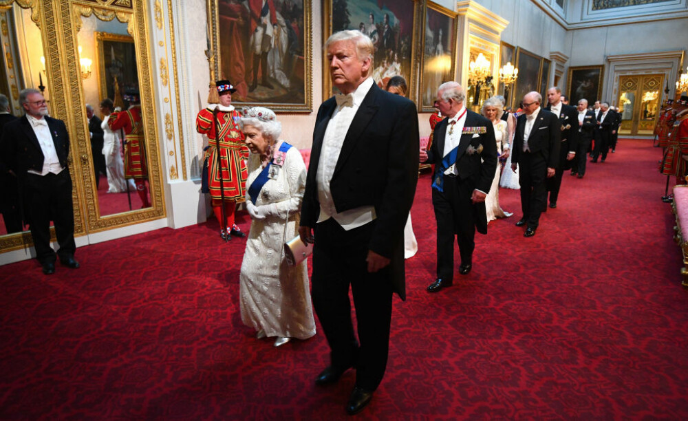 Imagini spectaculoase de la dineul oferit de Regină în cinstea lui Trump. GALERIE FOTO - Imaginea 11