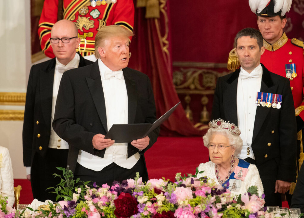 Imagini spectaculoase de la dineul oferit de Regină în cinstea lui Trump. GALERIE FOTO - Imaginea 6