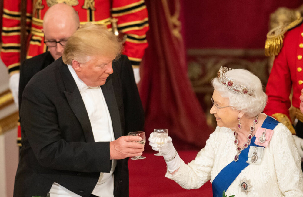 Imagini spectaculoase de la dineul oferit de Regină în cinstea lui Trump. GALERIE FOTO - Imaginea 2