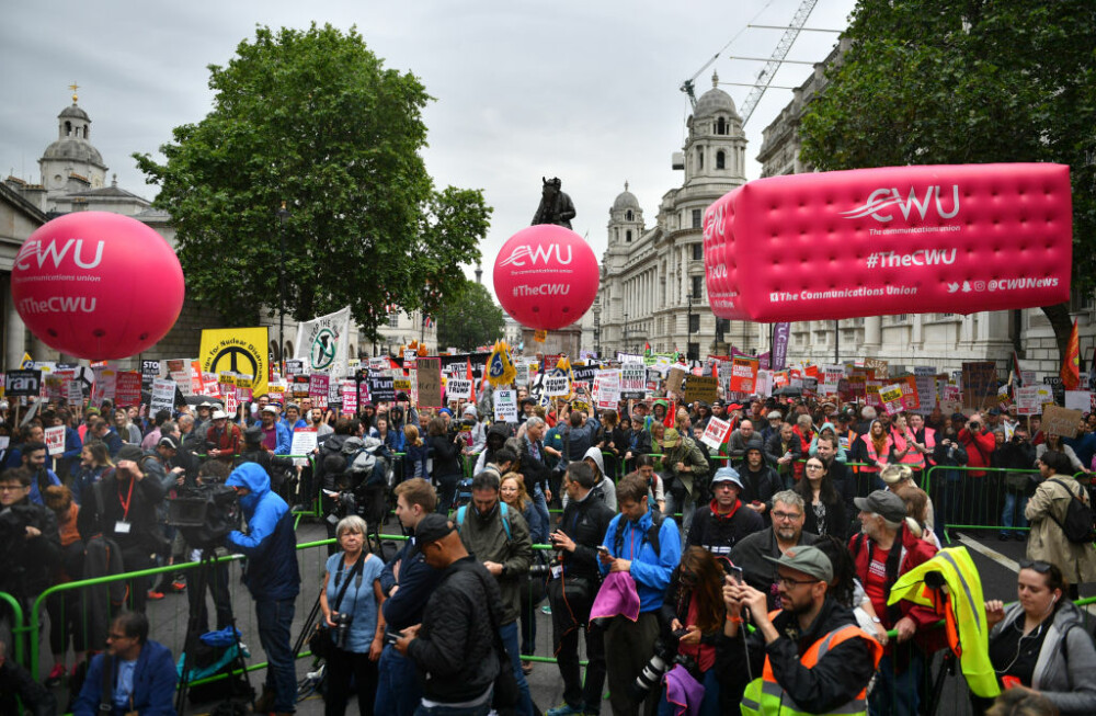 Mii de oameni protestează la Londra față de vizita oficială a lui Donald Trump - Imaginea 4