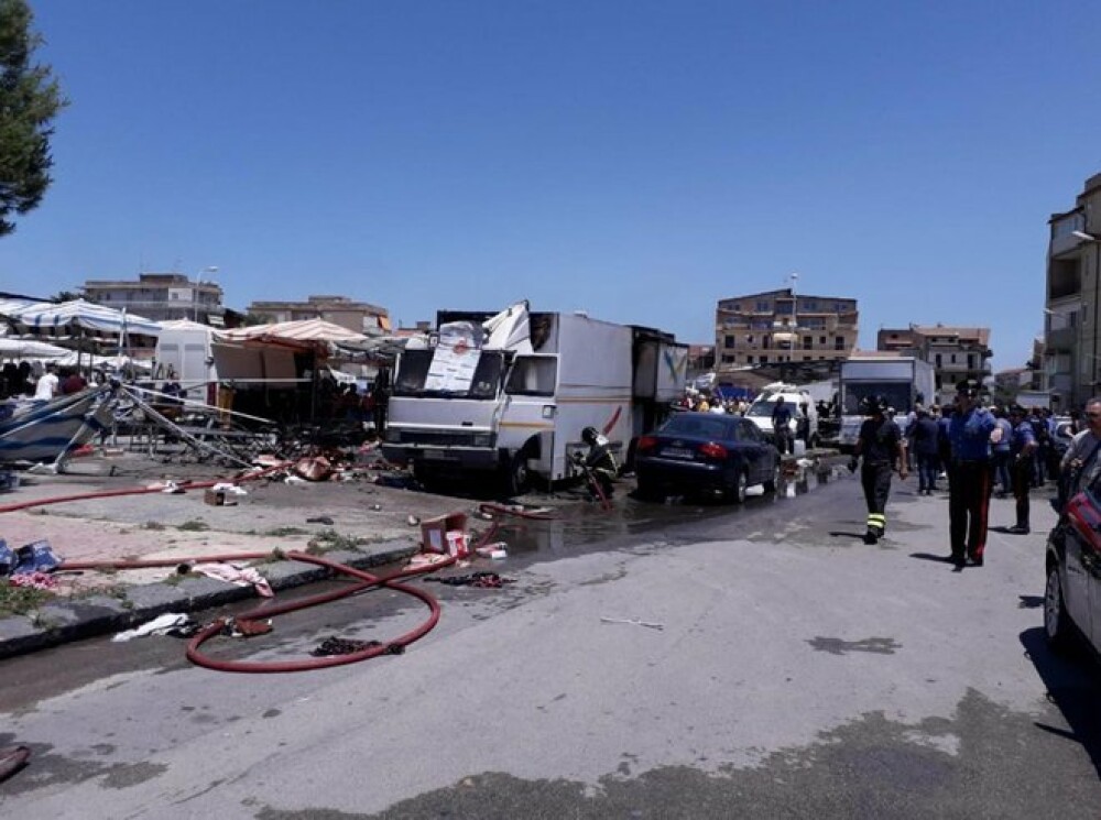 Explozie într-o piață din Italia: sunt 20 de răniți, dintre care 4 grav. VIDEO - Imaginea 3