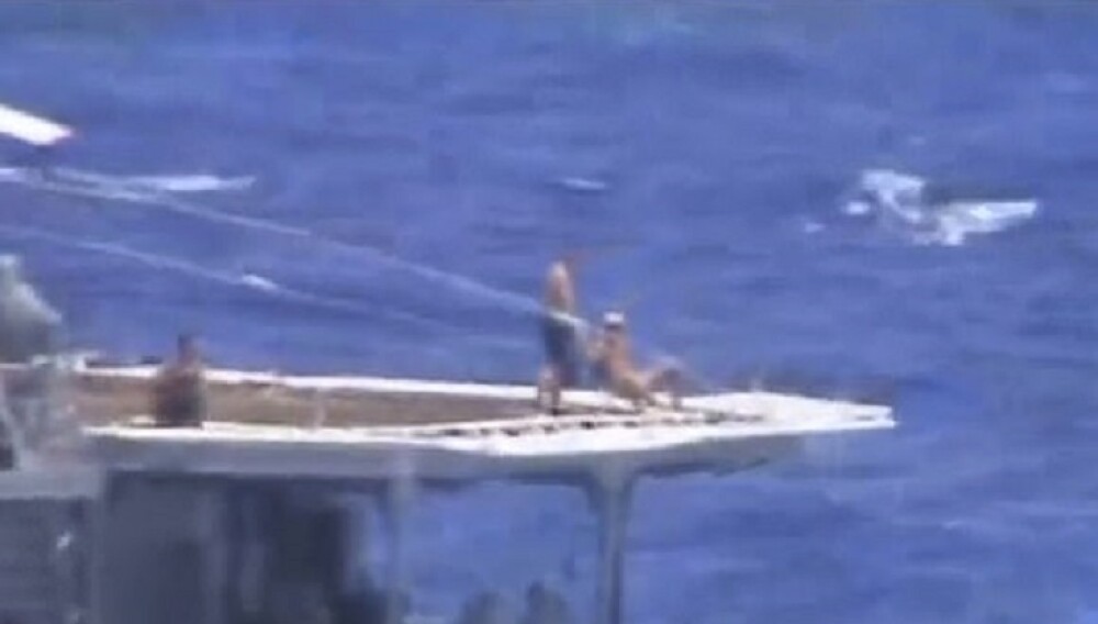 Ipostaza în care au fost filmați rușii pe distrugătorul aflat aproape de coliziune cu nava SUA - Imaginea 2