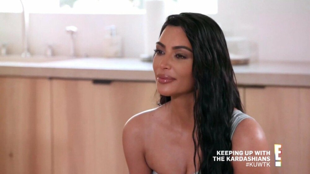 Kim Kardashian, surprinsă în aceeași ținută provocatoare, de două ori într-o săptămână. FOTO - Imaginea 1