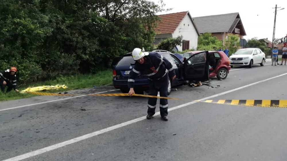 Impact nimicitor: Doi morți și un rănit grav după un accident, în Hunedoara - Imaginea 5