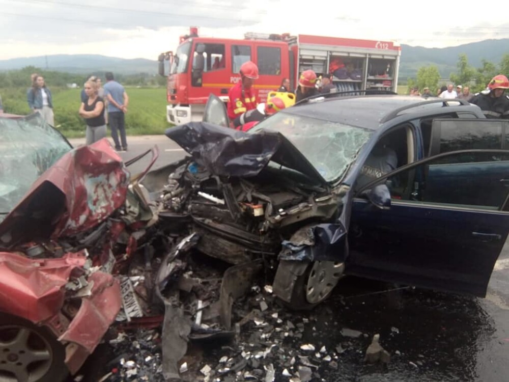 Impact nimicitor: Doi morți și un rănit grav după un accident, în Hunedoara - Imaginea 1