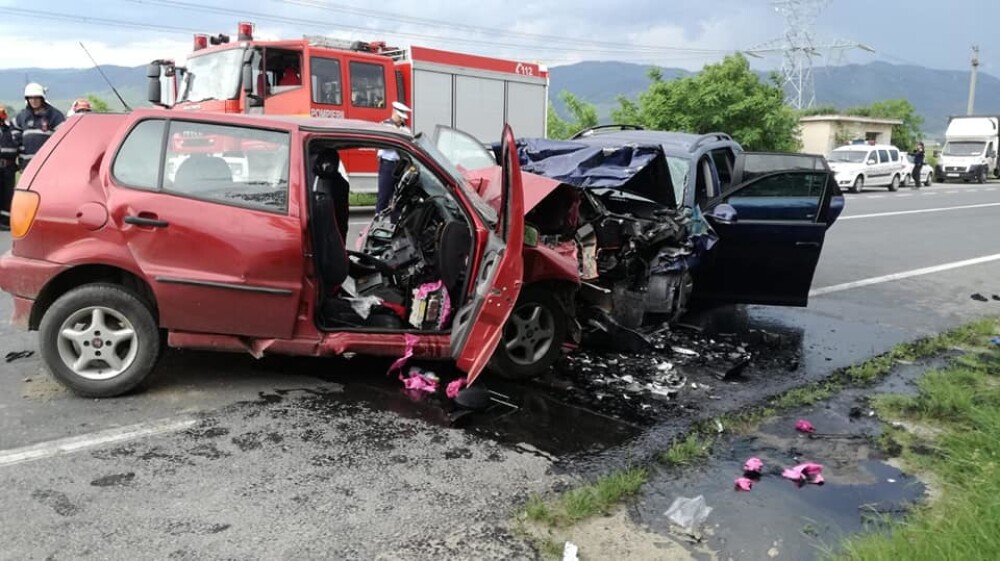 Impact nimicitor: Doi morți și un rănit grav după un accident, în Hunedoara - Imaginea 3