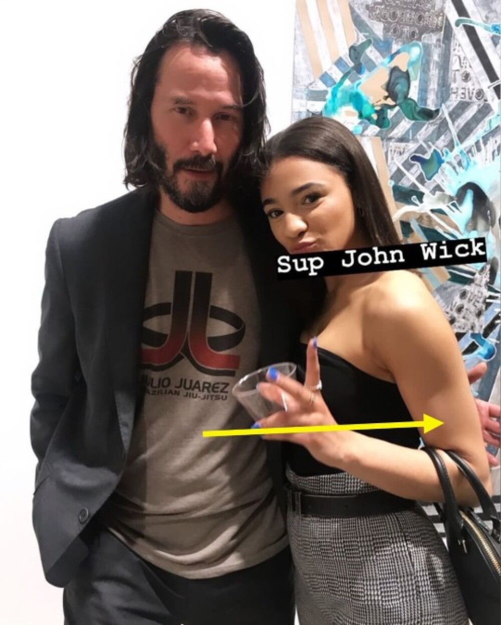 Keanu Reeves a isterizat internetul cu modul în care se pozează cu femeile. Explicația - Imaginea 8