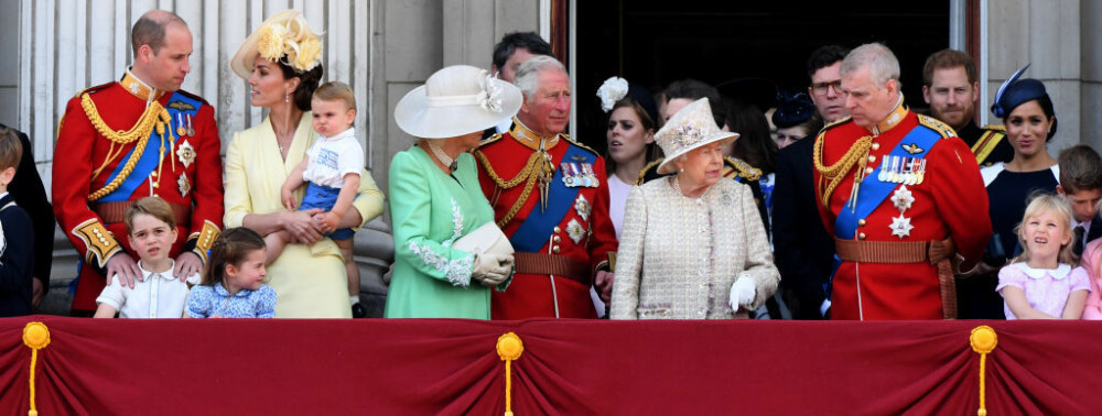 Moment jenant între Prințul Harry și Meghan Markle în fața familiei regale și a publicului - Imaginea 9