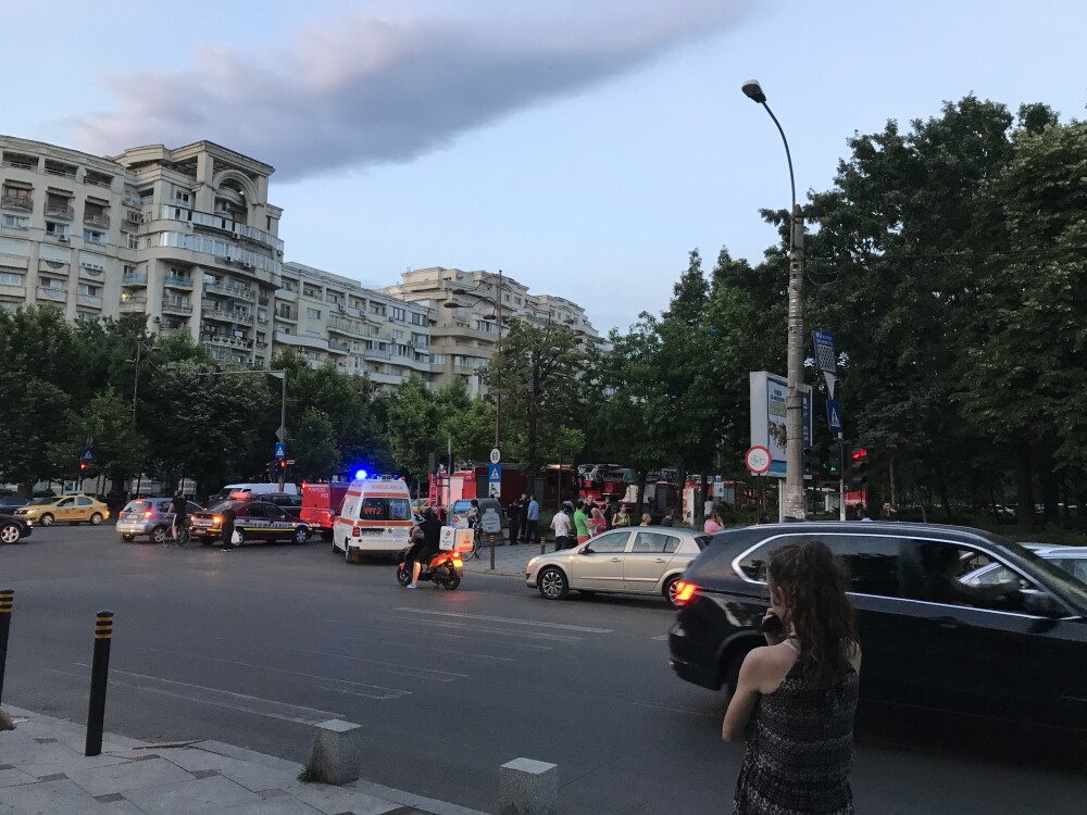 Un bărbat din București a amenințat că se aruncă de la etaj, dacă Dragnea nu e eliberat - Imaginea 2