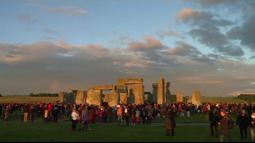 Cea mai lungă zi din an, marcată printr-o ceremonie impresionantă la Stonehenge - Imaginea 4