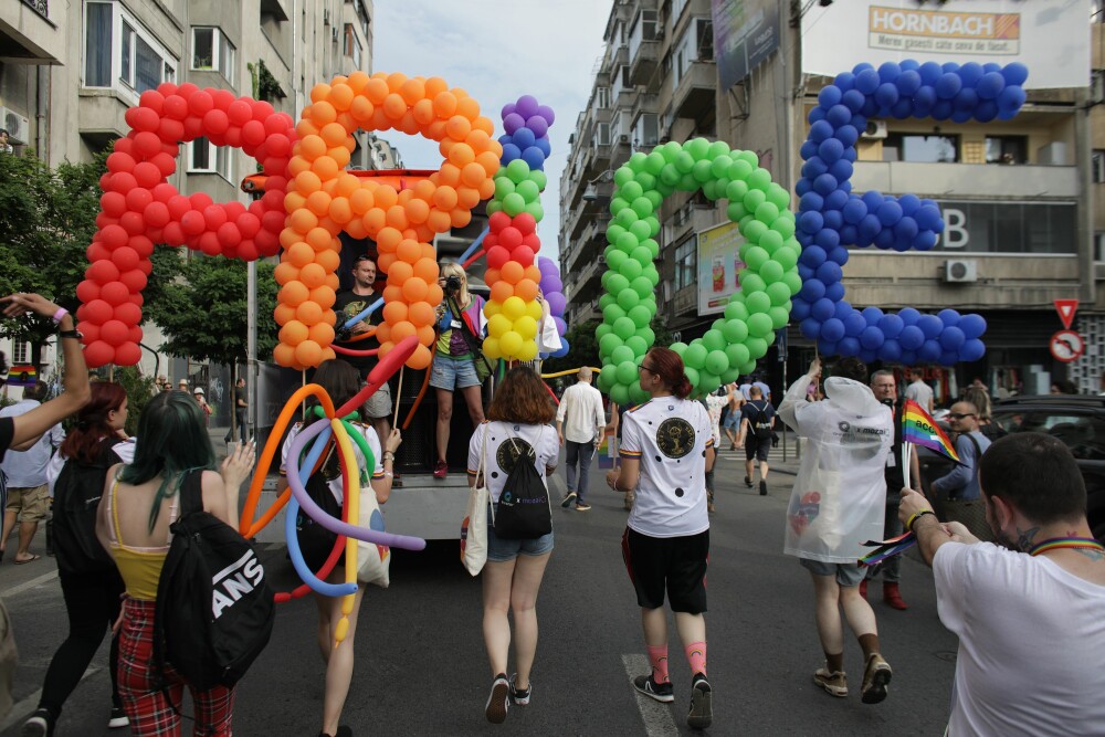 Marşul Bucharest Pride 2023 şi „Marşul pentru normalitate”, în Bucureşti | GALERIE FOTO - Imaginea 13