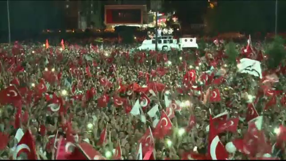 Sărbătoare la Istanbul. Candidatul lui Erdogan, umilit la repetarea alegerilor - Imaginea 2
