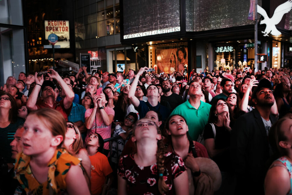 Moment de senzație în Times Square. Cum au reușit 2 frați un nou record istoric. FOTO - Imaginea 15