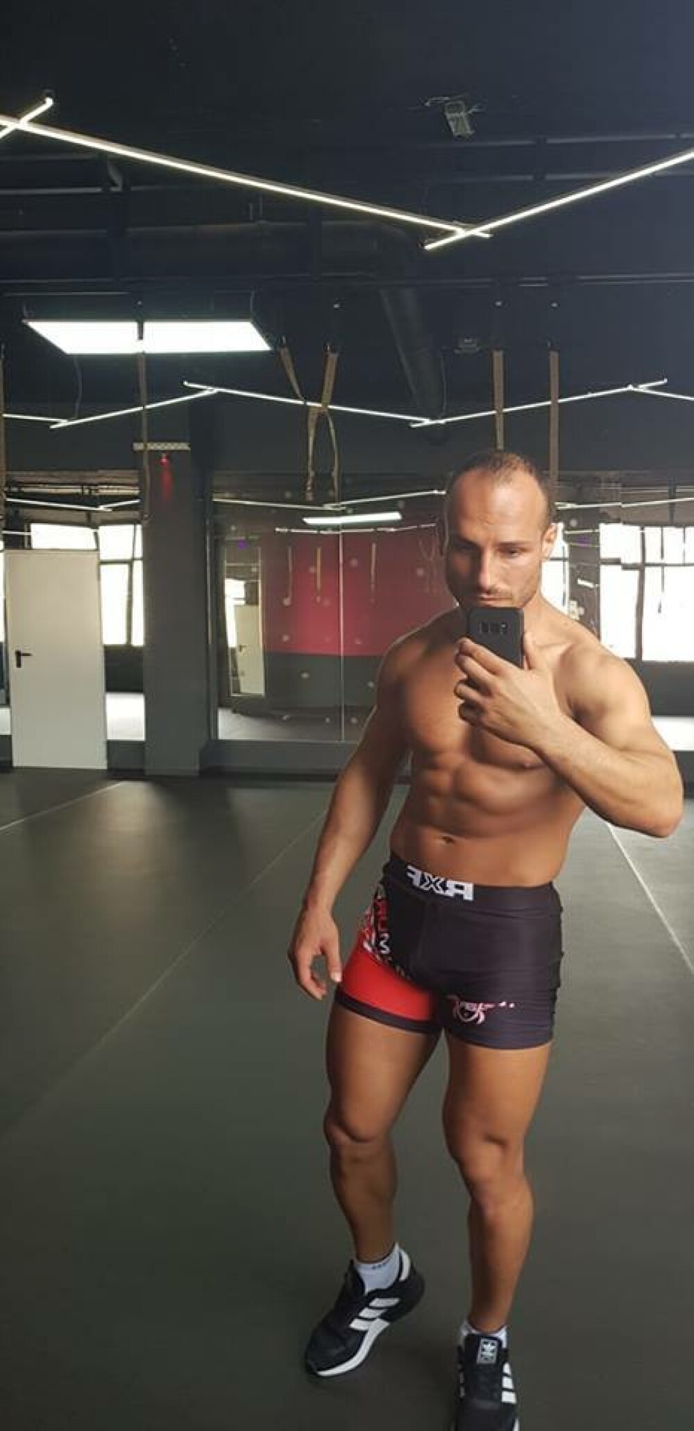 Un luptător român de MMA ar fi murit la Chișinău, chiar cu o zi înainte de meci - Imaginea 3