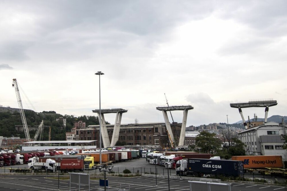 Au început lucrările la podul din Genova, unde 43 de oameni au murit vara trecută. FOTO - Imaginea 7