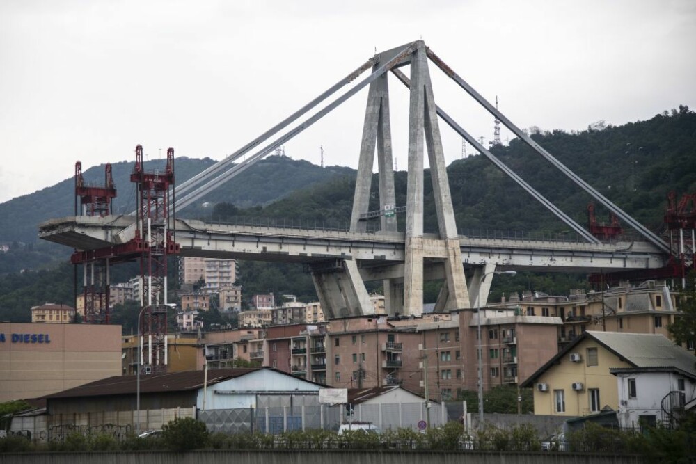 Au început lucrările la podul din Genova, unde 43 de oameni au murit vara trecută. FOTO - Imaginea 5