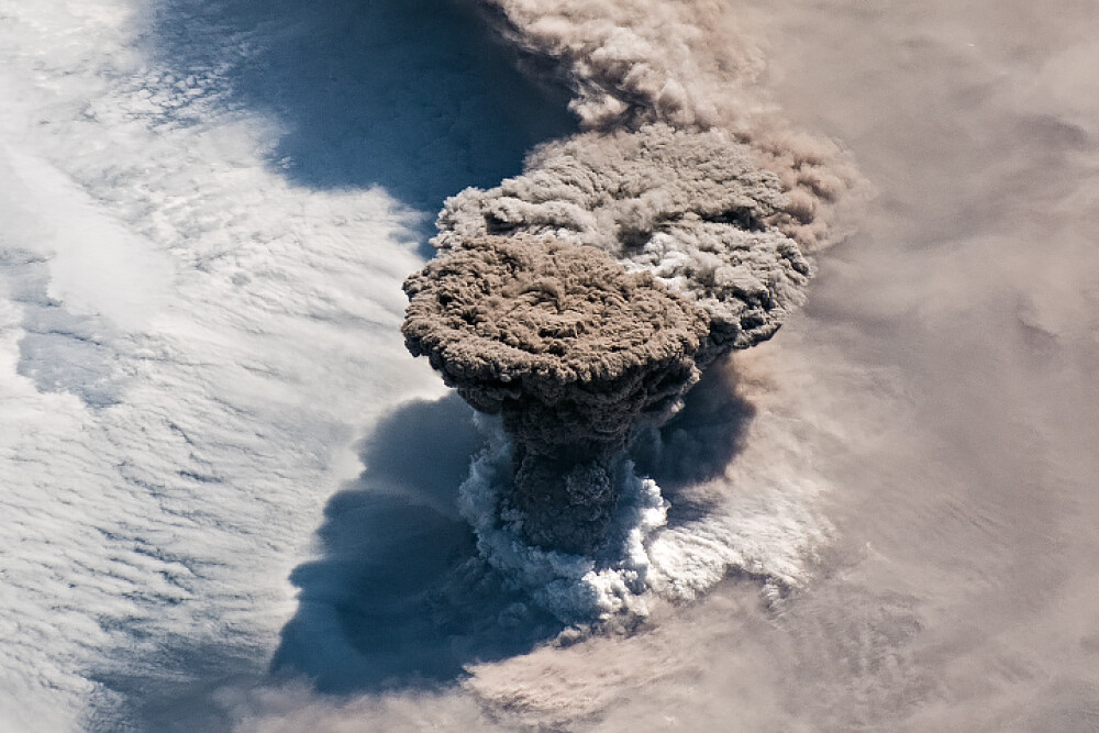 Cum arată erupția unui vulcan din spațiu. Imaginea publicată de NASA - Imaginea 1