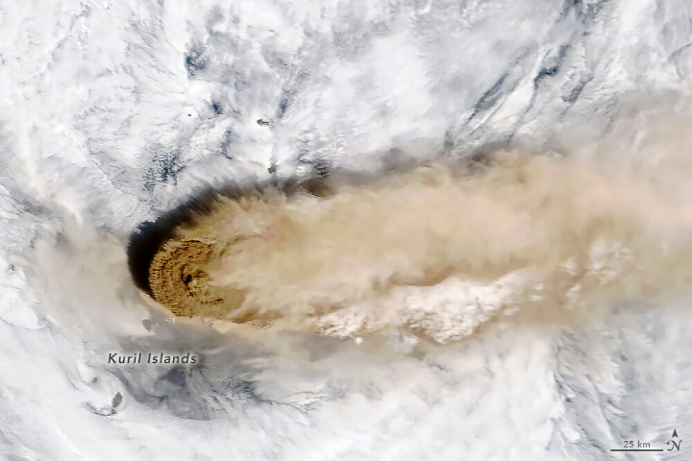 Cum arată erupția unui vulcan din spațiu. Imaginea publicată de NASA - Imaginea 2