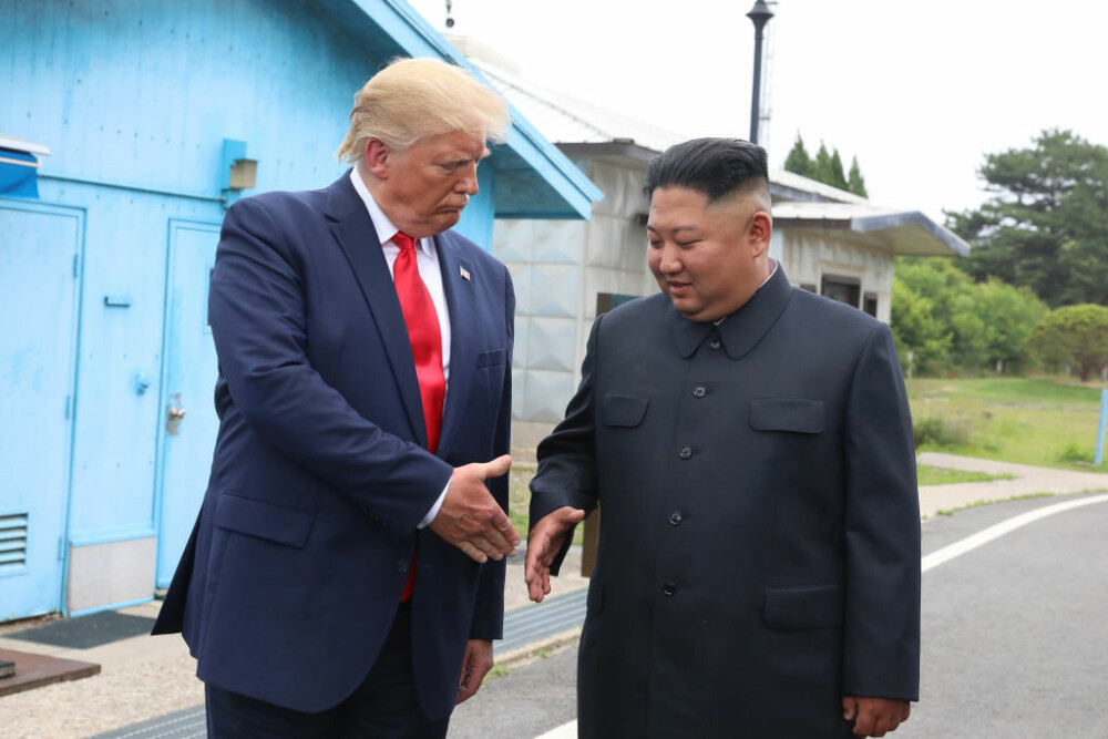 Dezvăluiri de culise despre întâlnirea istorică dintre Donald Trump și Kim Jong Un - Imaginea 2
