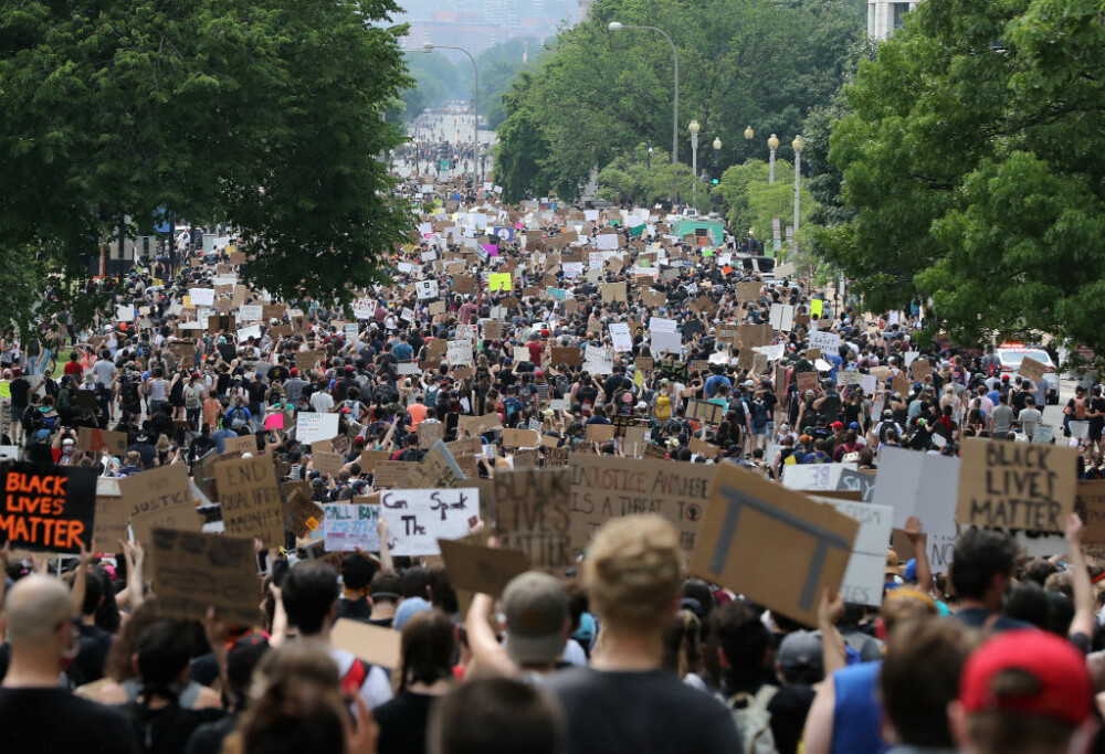Sute de mii de americani au ieșit în stradă. Garda Națională a mobilizat 43.000 de angajați - Imaginea 7