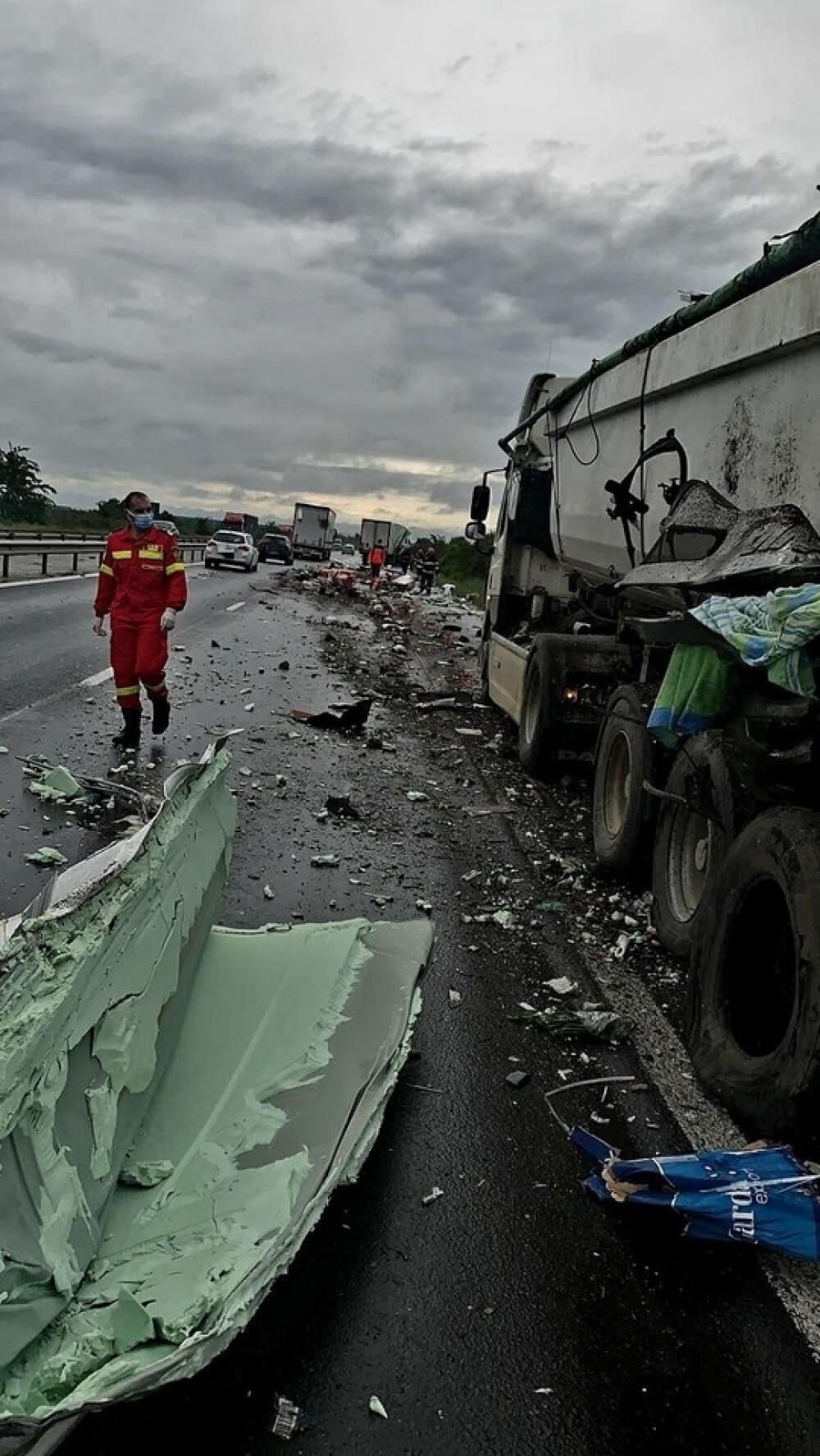 Accident grav, între două TIR-uri, pe autostrada A1 Bucureşti – Piteşti. O persoană a murit - Imaginea 2