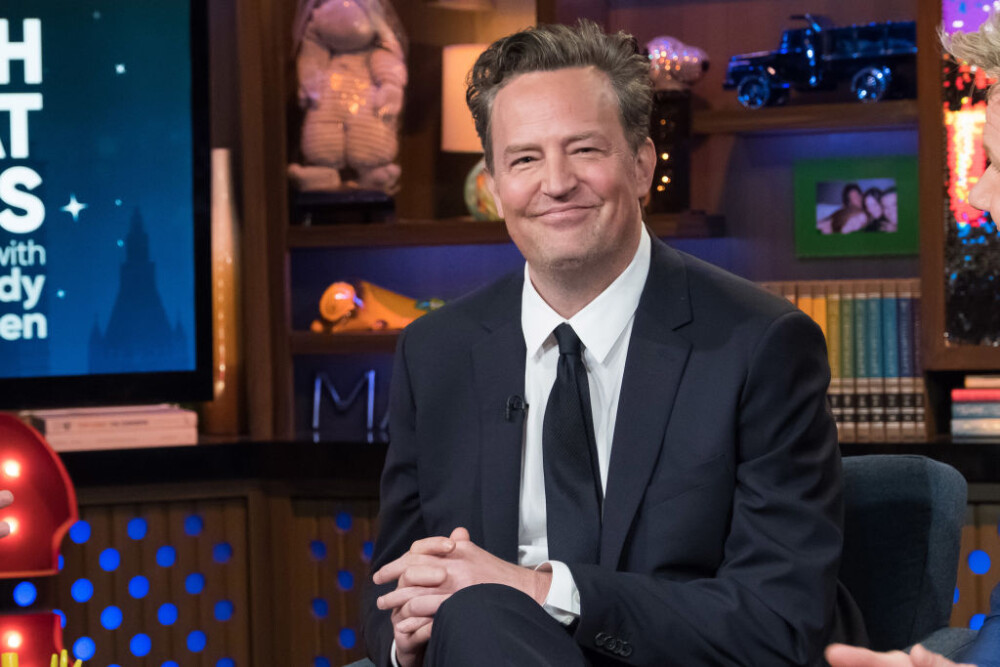 Matthew Perry ar fi împlinit 55 de ani azi, 19 august 2024. Asistentul său personal și doi medici, arestați după moartea lui - Imaginea 22