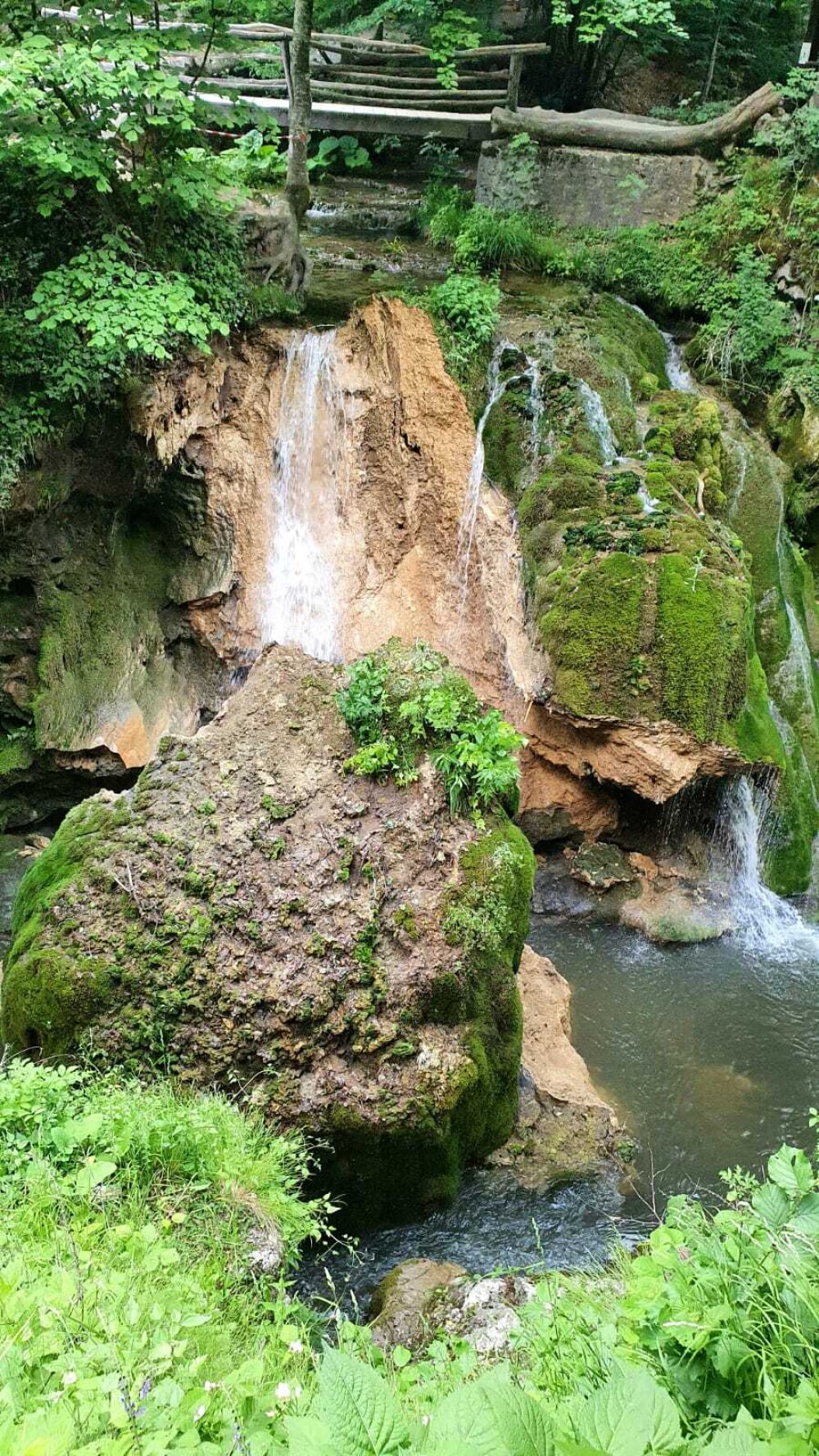 Prăbuşirea cascadei Bigăr este investigată de Garda Naţională de Mediu. Romsilva respinge acuzațiile de neglijență - Imaginea 7