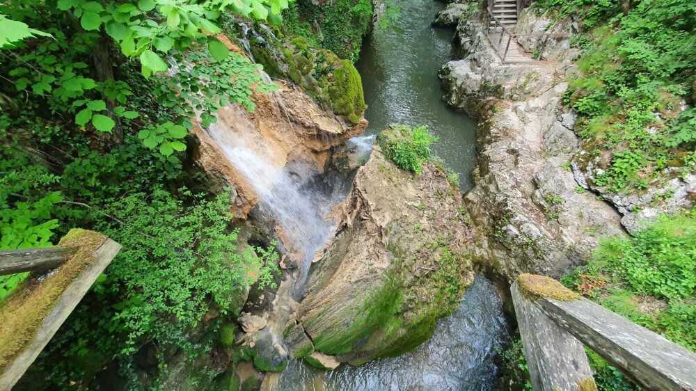 Prăbuşirea cascadei Bigăr este investigată de Garda Naţională de Mediu. Romsilva respinge acuzațiile de neglijență - Imaginea 8