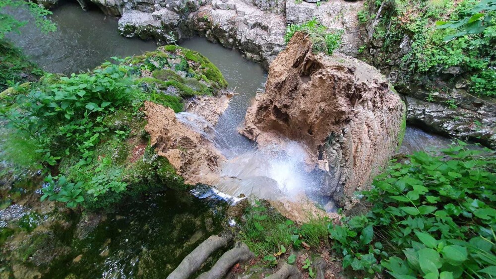 Prăbuşirea cascadei Bigăr este investigată de Garda Naţională de Mediu. Romsilva respinge acuzațiile de neglijență - Imaginea 10