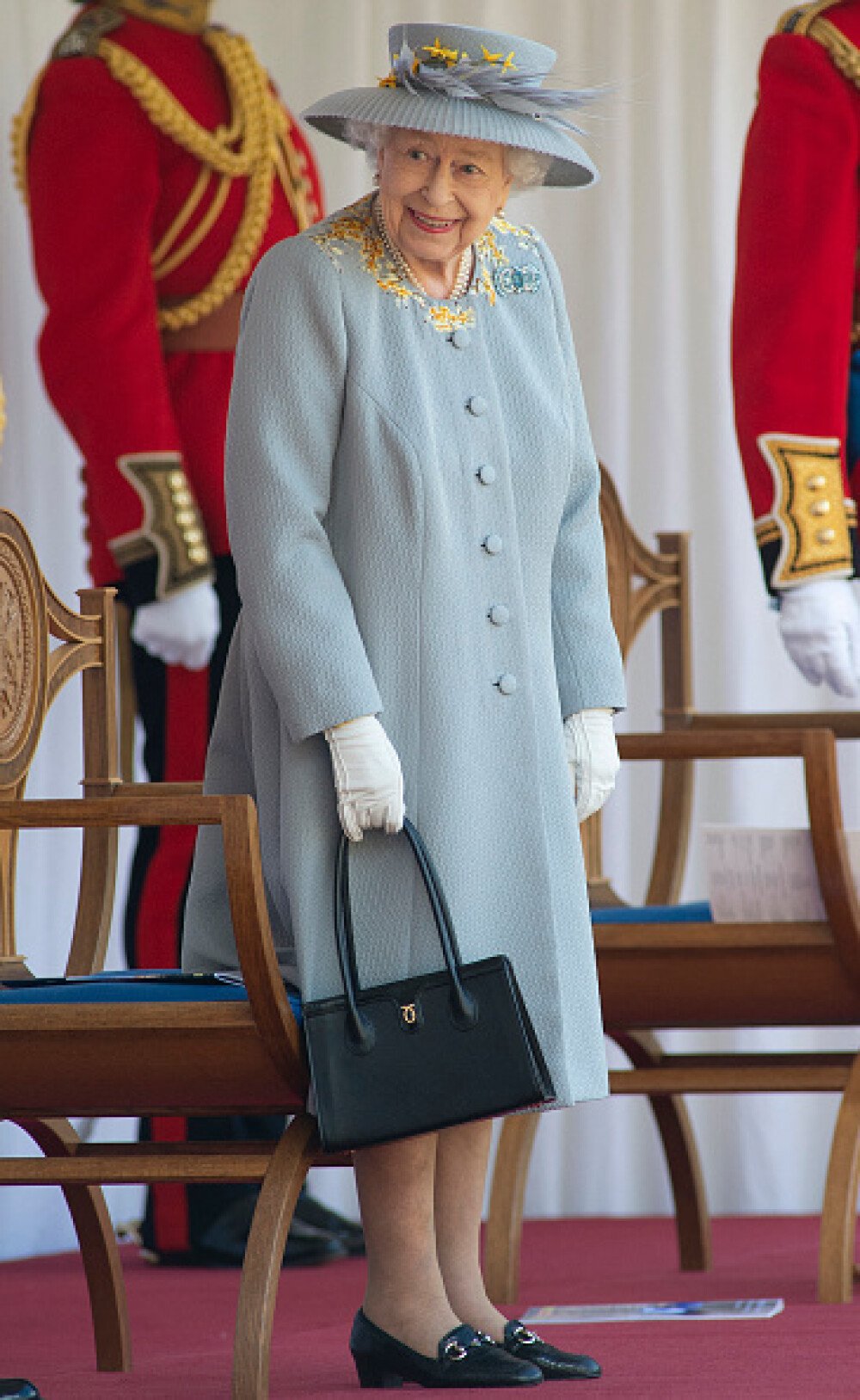 Paradă militară la Windsor. A fost celebrată oficial ziua de naştere a reginei Elisabeta a II-a - Imaginea 2