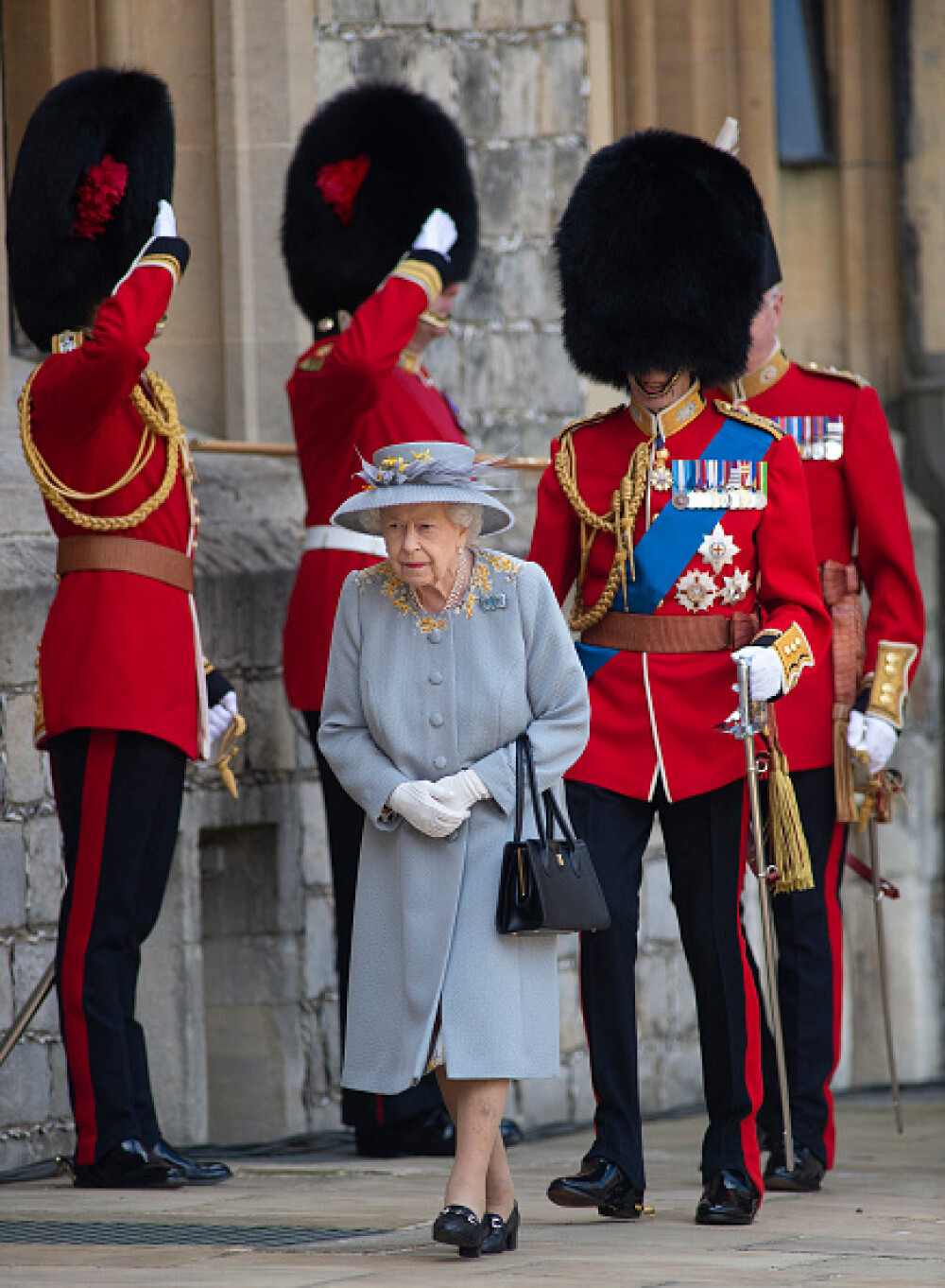 Paradă militară la Windsor. A fost celebrată oficial ziua de naştere a reginei Elisabeta a II-a - Imaginea 4
