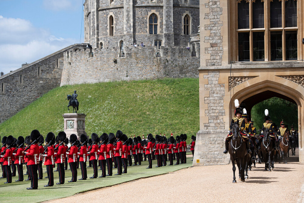 Paradă militară la Windsor. A fost celebrată oficial ziua de naştere a reginei Elisabeta a II-a - Imaginea 5
