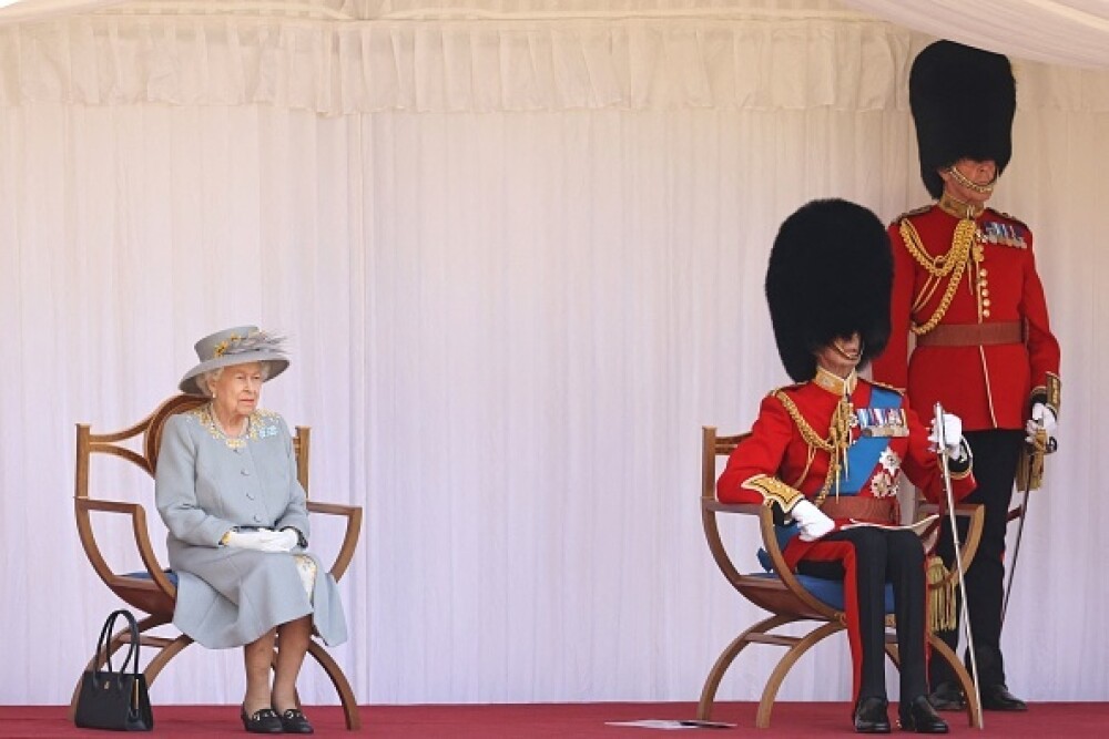 Paradă militară la Windsor. A fost celebrată oficial ziua de naştere a reginei Elisabeta a II-a - Imaginea 8