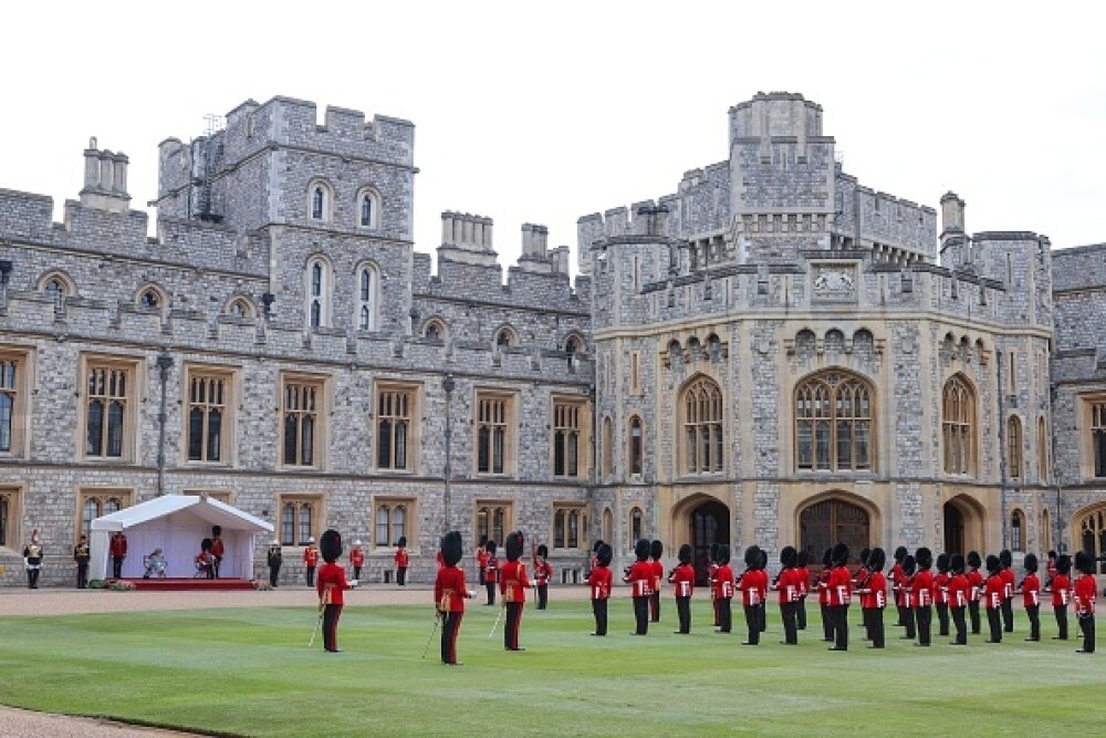 Paradă militară la Windsor. A fost celebrată oficial ziua de naştere a reginei Elisabeta a II-a - Imaginea 13