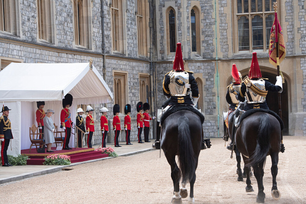 Paradă militară la Windsor. A fost celebrată oficial ziua de naştere a reginei Elisabeta a II-a - Imaginea 14