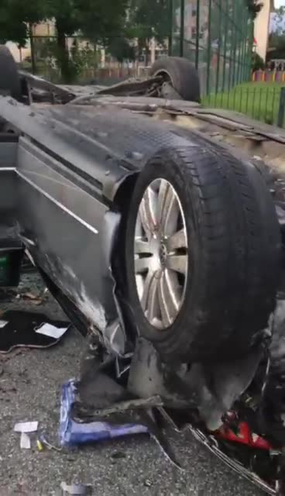 Accident filmat în Dolj. Un copil de 4 ani a murit după ce șoferul a intrat într-un cap de pod - Imaginea 3