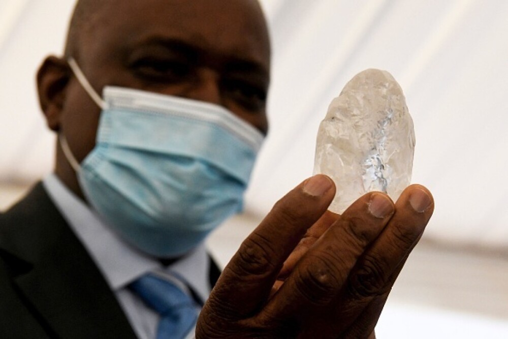 Un diamant excepțional, de 1.000 de carate, descoperit în Botswana. Este al treilea cel mai mare din lume - Imaginea 6