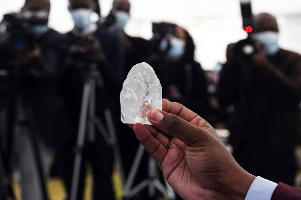 Un diamant excepțional, de 1.000 de carate, descoperit în Botswana. Este al treilea cel mai mare din lume - Imaginea 4
