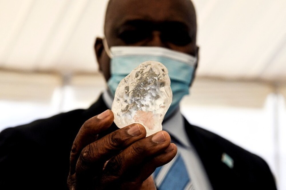 Un diamant excepțional, de 1.000 de carate, descoperit în Botswana. Este al treilea cel mai mare din lume - Imaginea 3