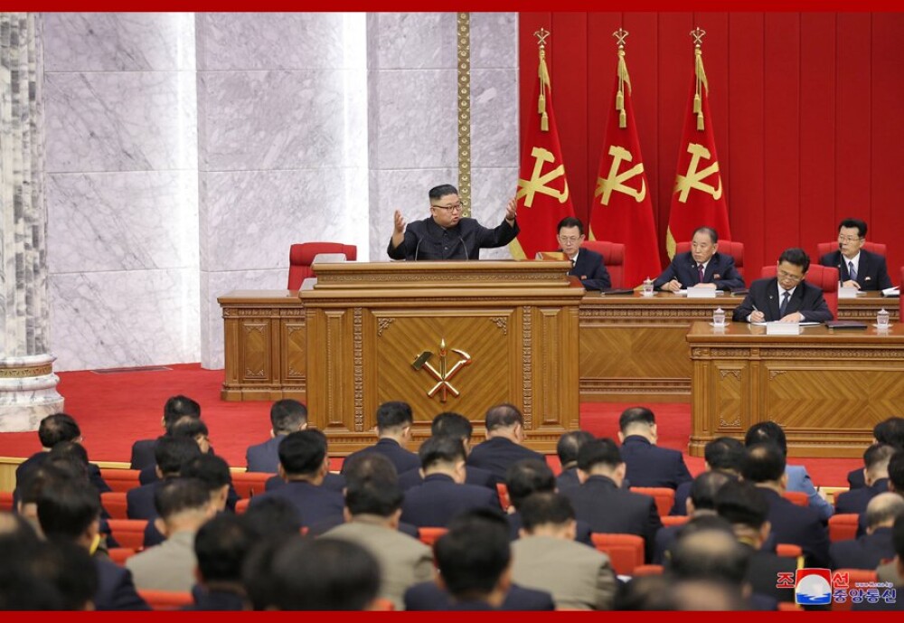 Cum arată acum Kim Jong Un. Presă: Nord-coreenii sunt „devastați” de starea dictatorului - Imaginea 6