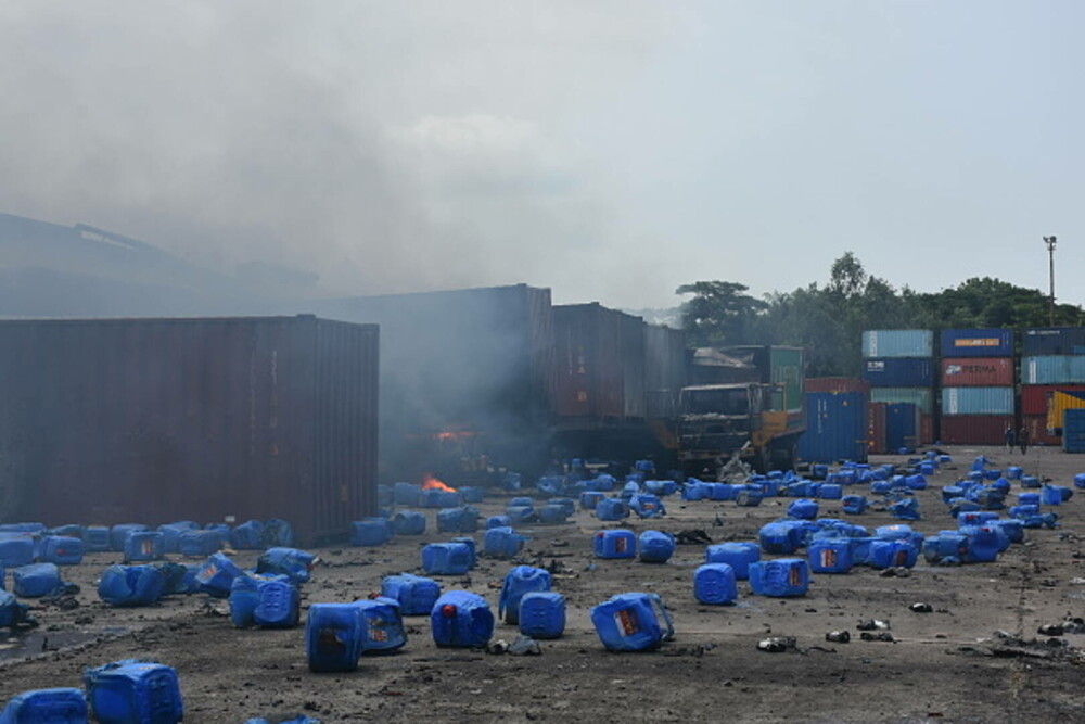 Incendiu de proporţii la un depozit de containere din Bangladesh. Cel puţin 49 de oameni au murit - Imaginea 14