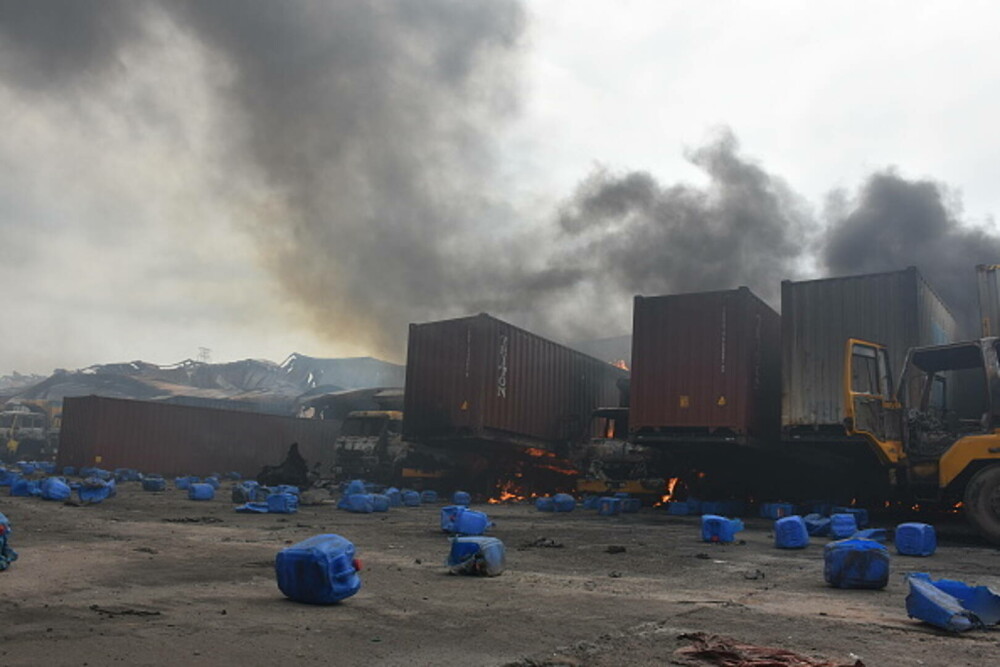 Incendiu de proporţii la un depozit de containere din Bangladesh. Cel puţin 49 de oameni au murit - Imaginea 12