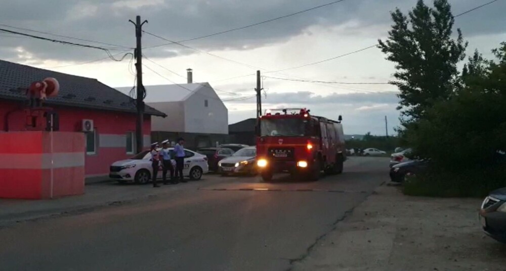 Incendiu puternic la Pitești. Intervin 18 autospeciale de pompieri - Imaginea 8
