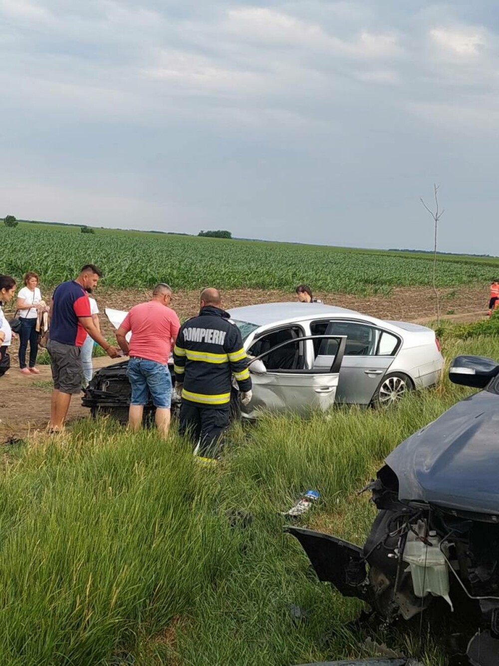 Ce s-a găsit în mașina șoferului care a murit în accidentul din Buzău și a provocat moartea unui copil - Imaginea 3
