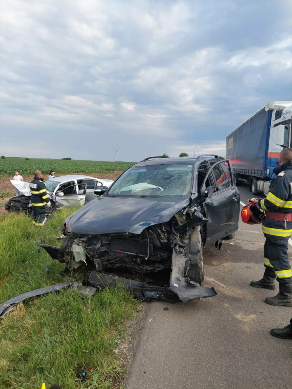 Ce s-a găsit în mașina șoferului care a murit în accidentul din Buzău și a provocat moartea unui copil - Imaginea 2