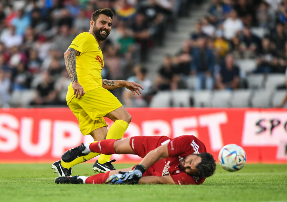 Adrian Mutu împlinește 47 de ani. Cariera „Briliantului”, de la atacant la FC Argeș la idol în marile cluburi europeme. FOTO - Imaginea 15