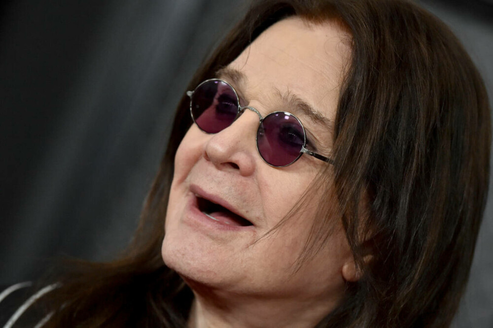 Ozzy Osbourne, prima apariție după ce și-a anunțat retragerea. Artistul a folosit un baston pentru a se deplasa. GALERIE FOTO - Imaginea 1