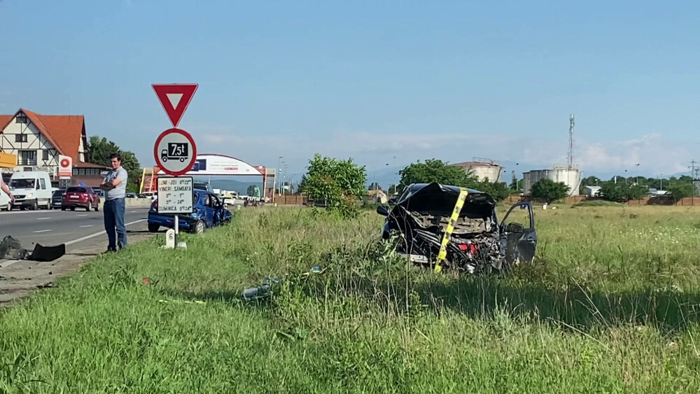 Accident grav în Prahova, cu 3 mașini implicate și un bărbat decedat. Niciun șofer nu purta centura de siguranță - Imaginea 1